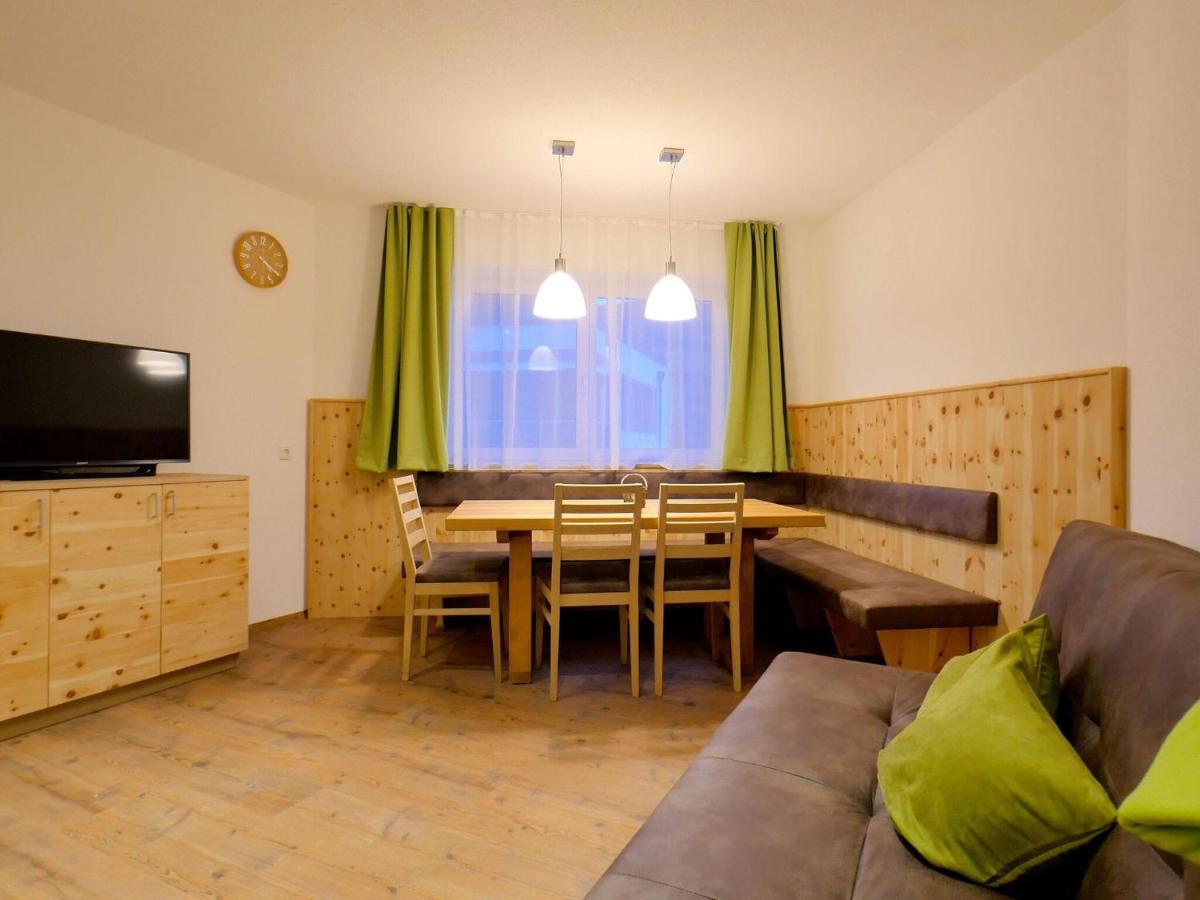 Top Holiday Flat In Fuegen Near The Ski Area Zewnętrze zdjęcie