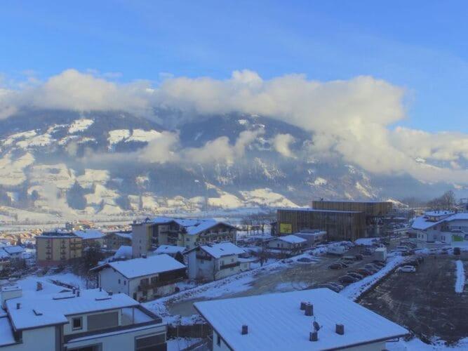 Top Holiday Flat In Fuegen Near The Ski Area Zewnętrze zdjęcie