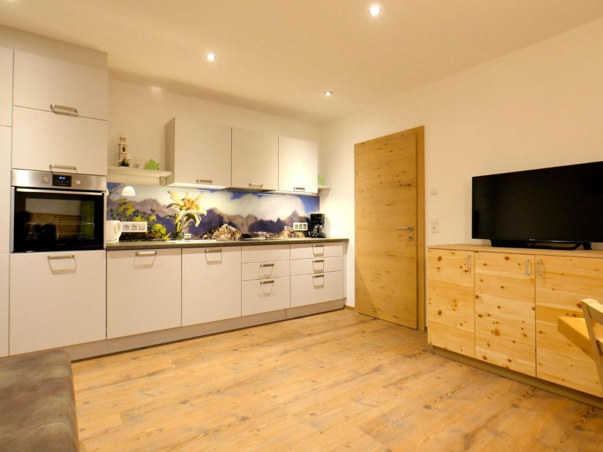 Top Holiday Flat In Fuegen Near The Ski Area Zewnętrze zdjęcie