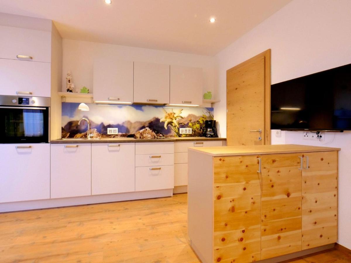 Top Holiday Flat In Fuegen Near The Ski Area Zewnętrze zdjęcie