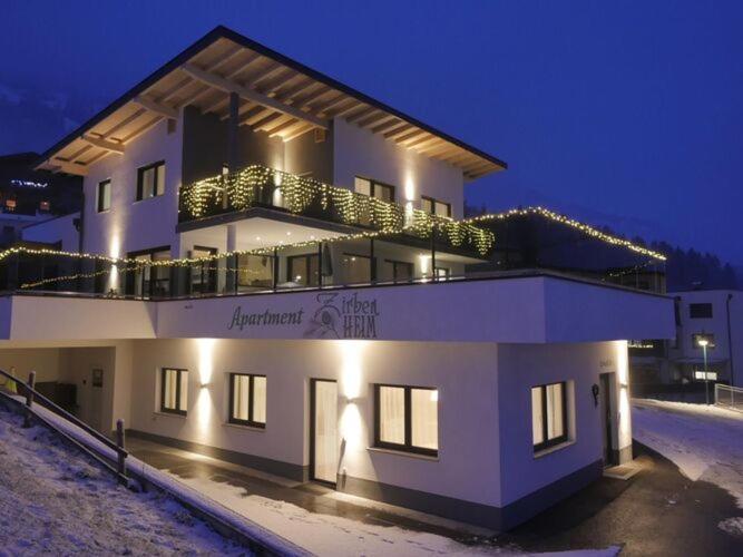 Top Holiday Flat In Fuegen Near The Ski Area Zewnętrze zdjęcie